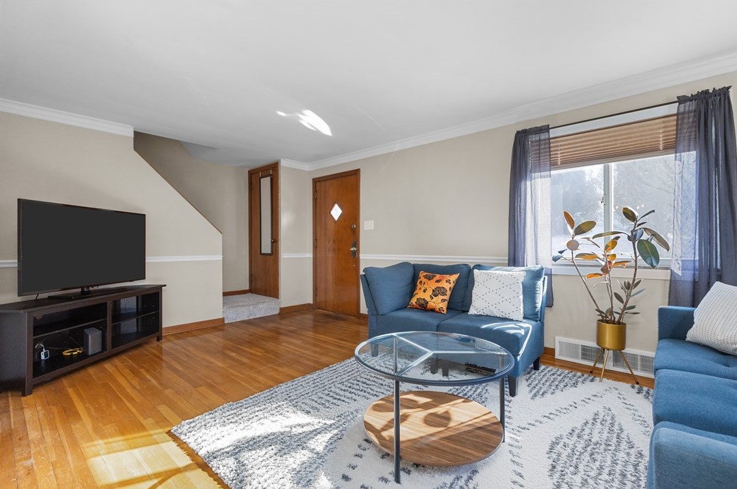 248 Crescent Pines Dr, Verona, PA 15147