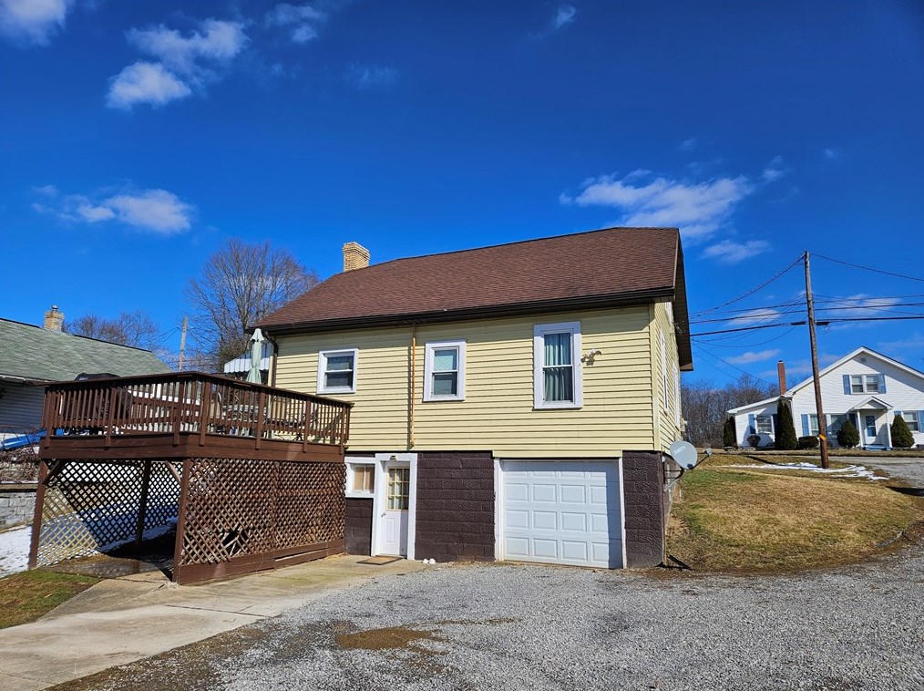 202 Fairmont Rd, Chicora, PA 16025-3026