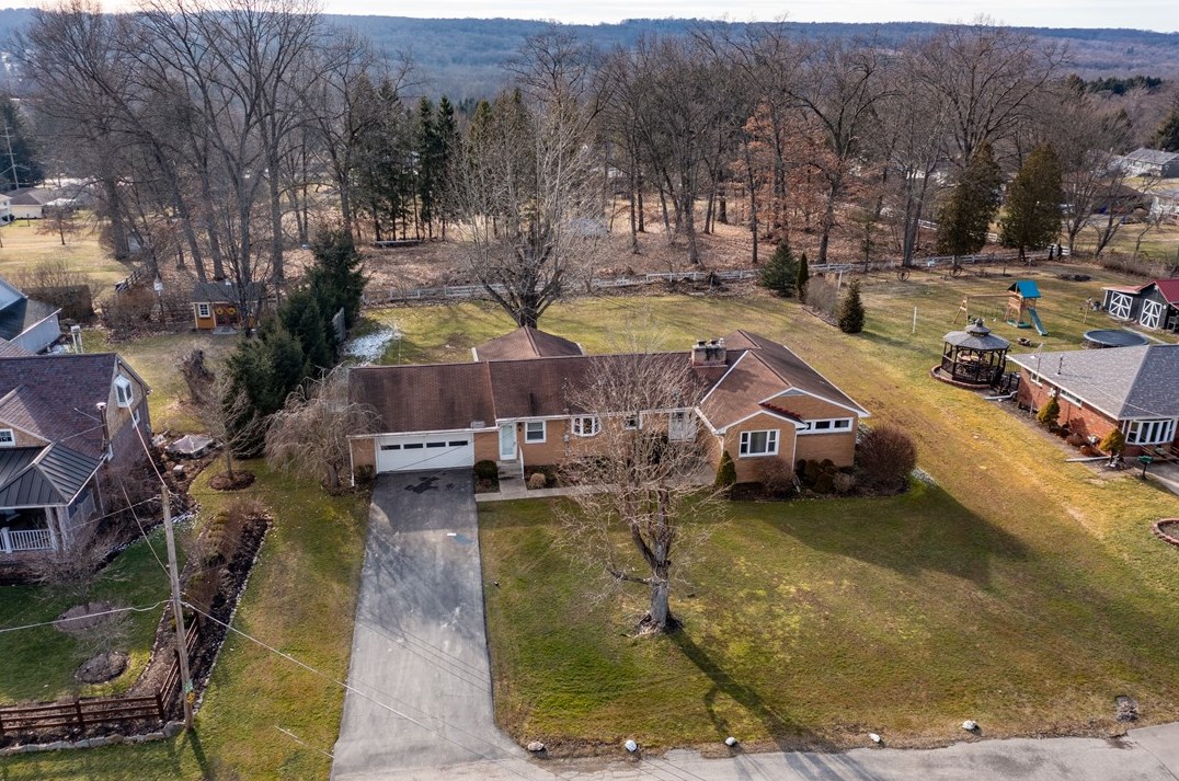 8 Buena Vista Dr, Greenville, PA 16125-1105