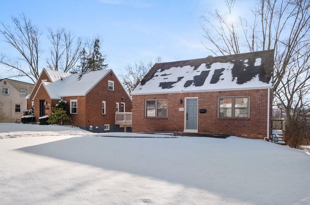955 Corace Dr, Pittsburgh, PA 15243