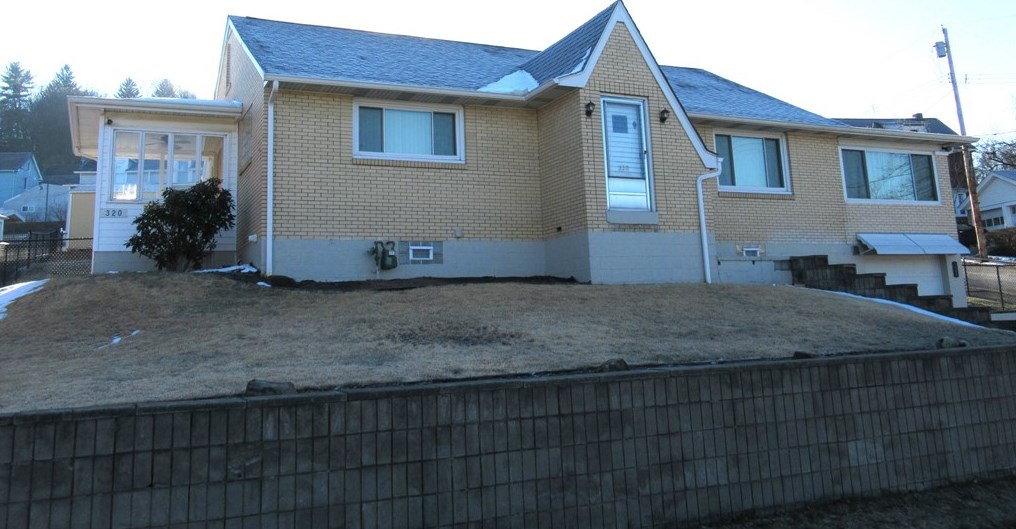 320 Fairmont Ave, Trafford, PA 15085