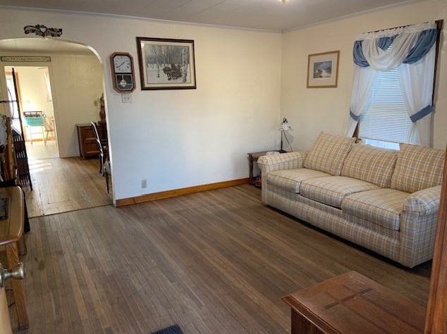 9 Hillman St, Bentleyville, PA 15314