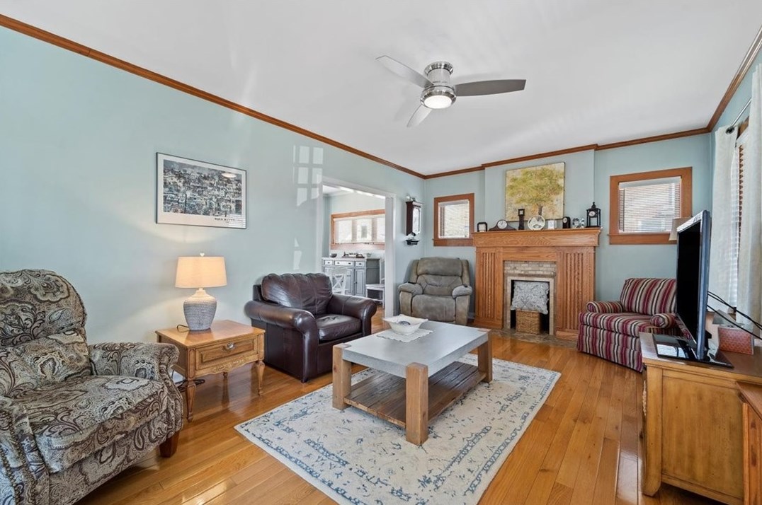 202 Iola St, Glenshaw PA  15116-2029 exterior