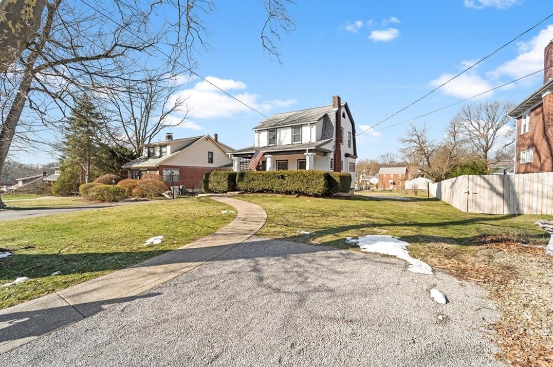 202 Iola St, Glenshaw PA  15116-2029 exterior