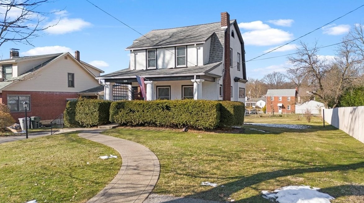 202 Iola St, Glenshaw, PA 15116-2029