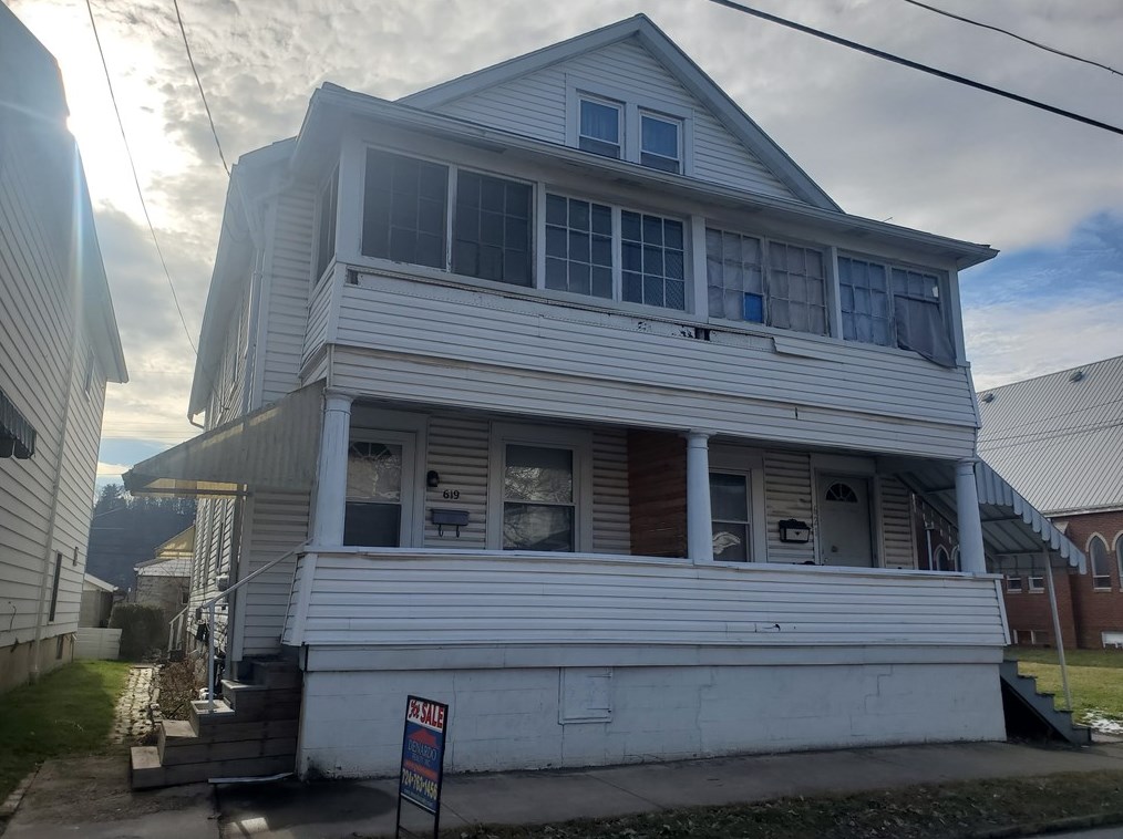 619-621 Woodward, Kittanning, PA 16201
