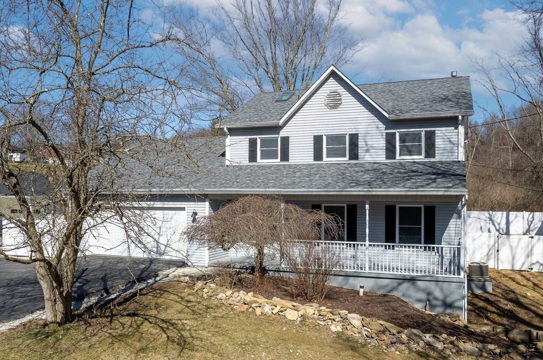 325 Lakeview Dr, Washington, PA 15301-3007