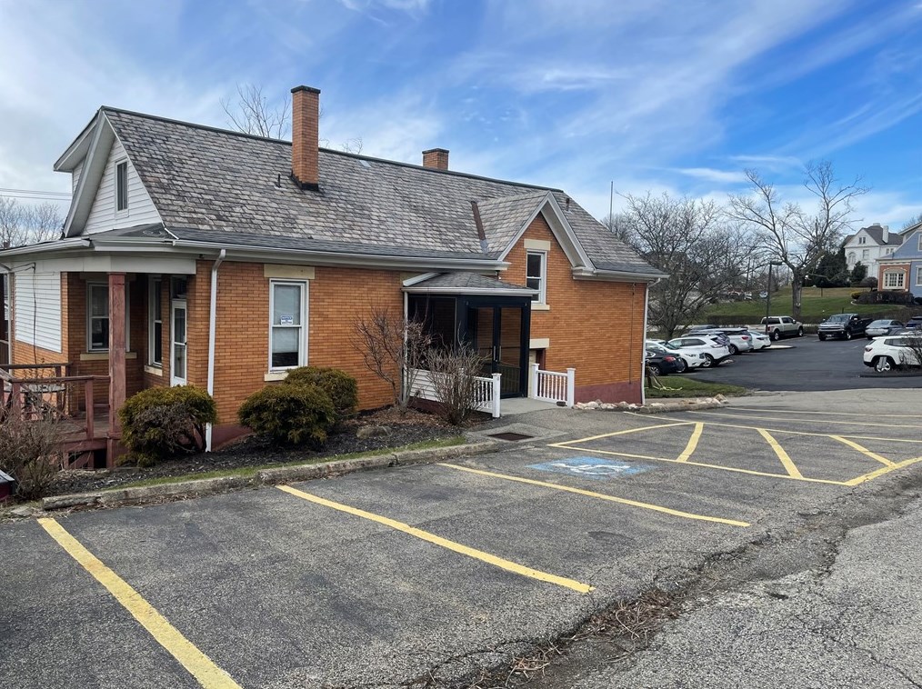 396 Locust Ave, Washington, PA 15301-3357