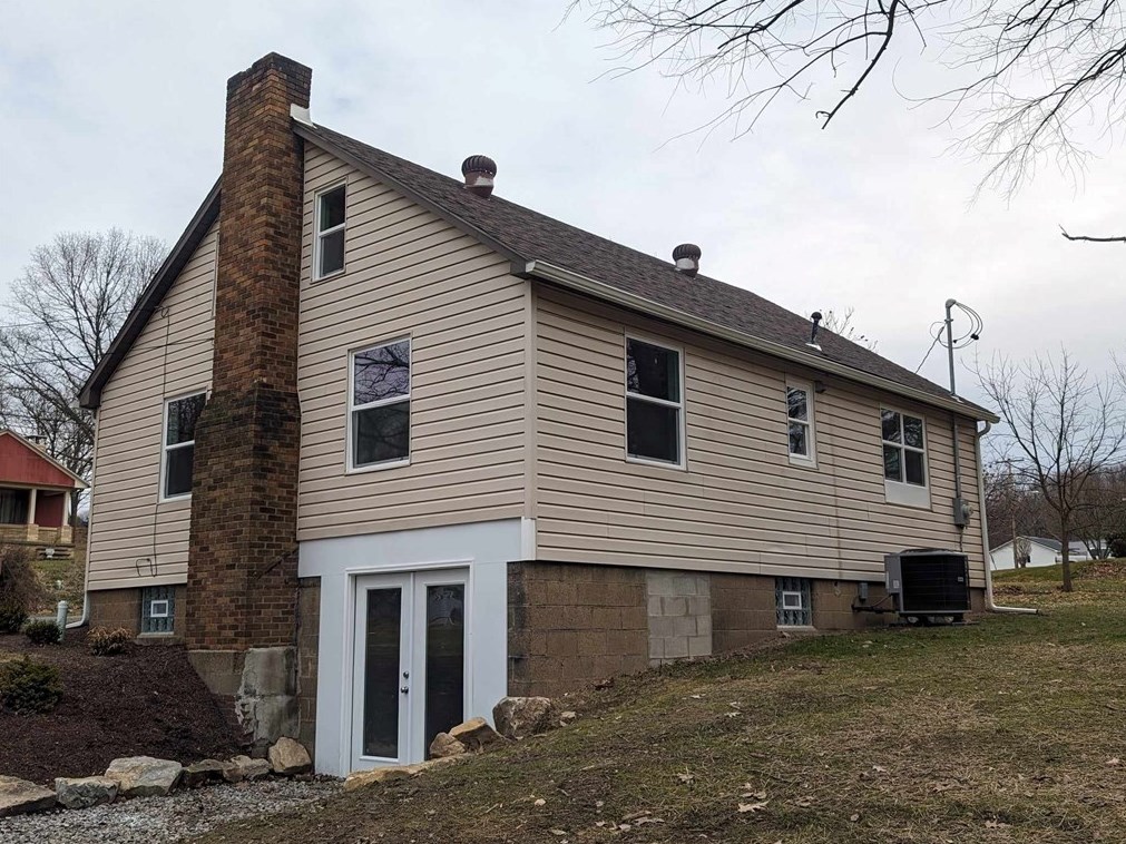 544 Seward St, Seward, PA 15954