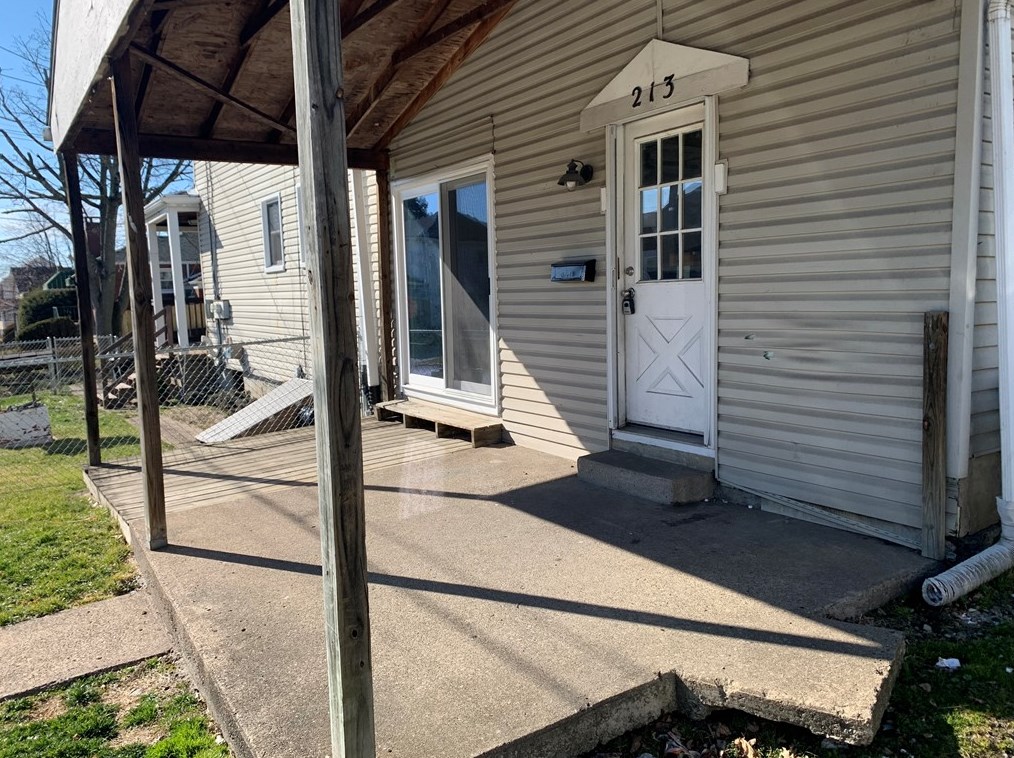 213 Short St, Whitaker, PA 15120-2343