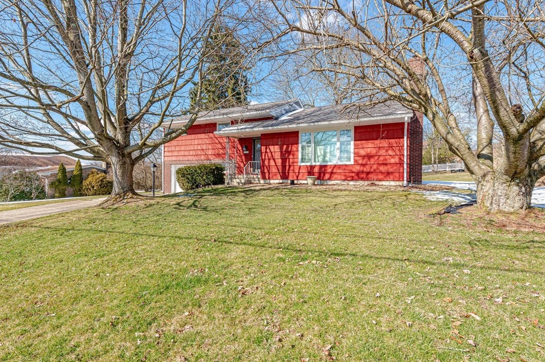 32 Windihill Dr, Greensburg, PA 15601