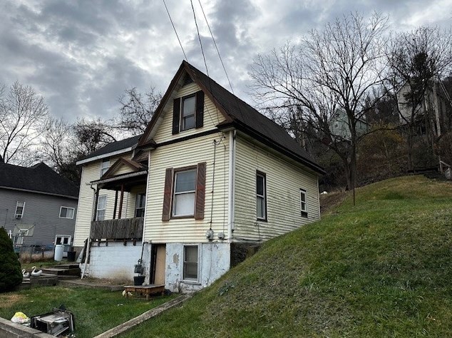 231 Seneca St, Turtle Creek, PA 15145