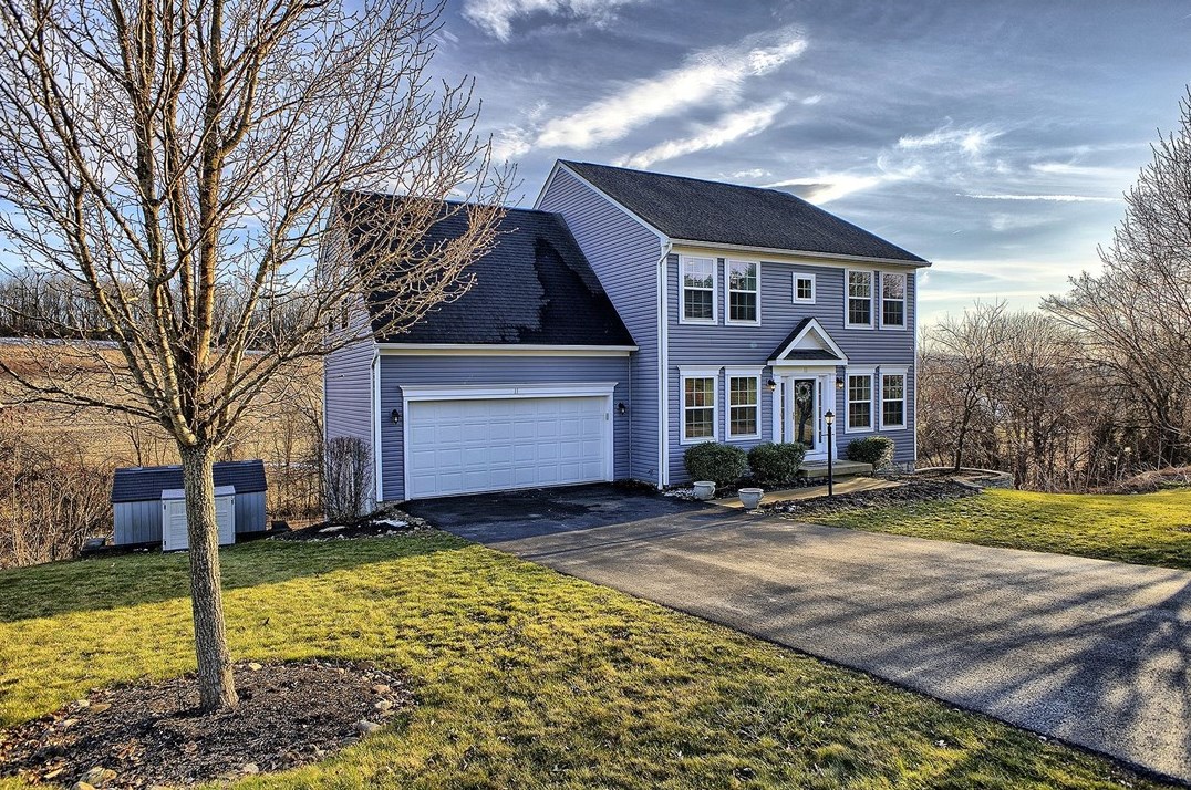 11 Surrey Dr, Greensburg, PA 15601