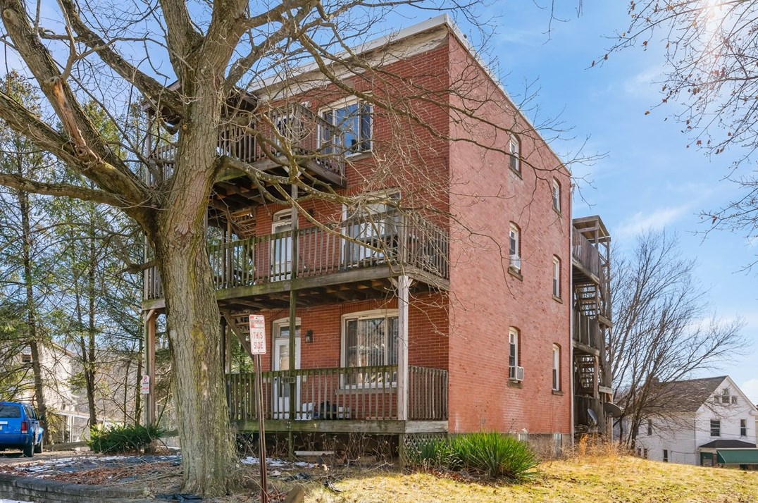 1612 Maple Ave, Turtle Creek, PA 15145