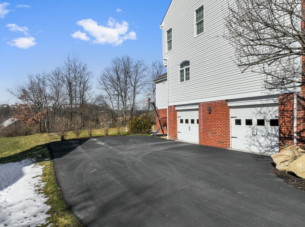 113 Springhill Dr North, Noblestown, PA 15071