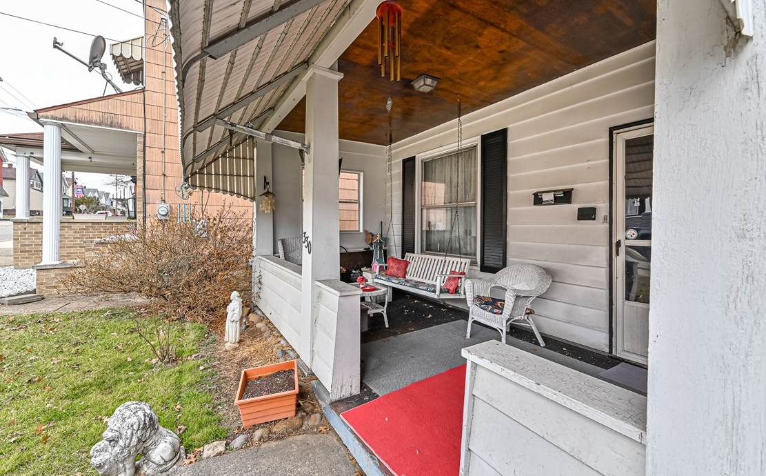 330 Longfellow St, Vandergrift, PA 15690
