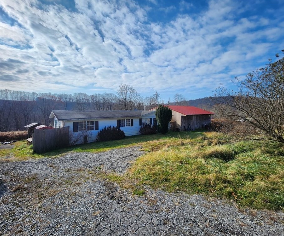 618 Indian Creek Valley Rd, Normalville, PA 15469