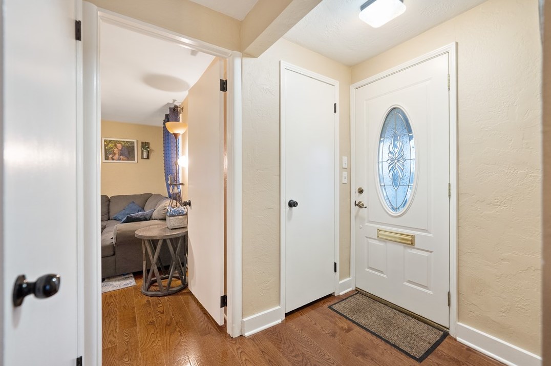 1052 Val St, Bethel Park, PA 15102-1930