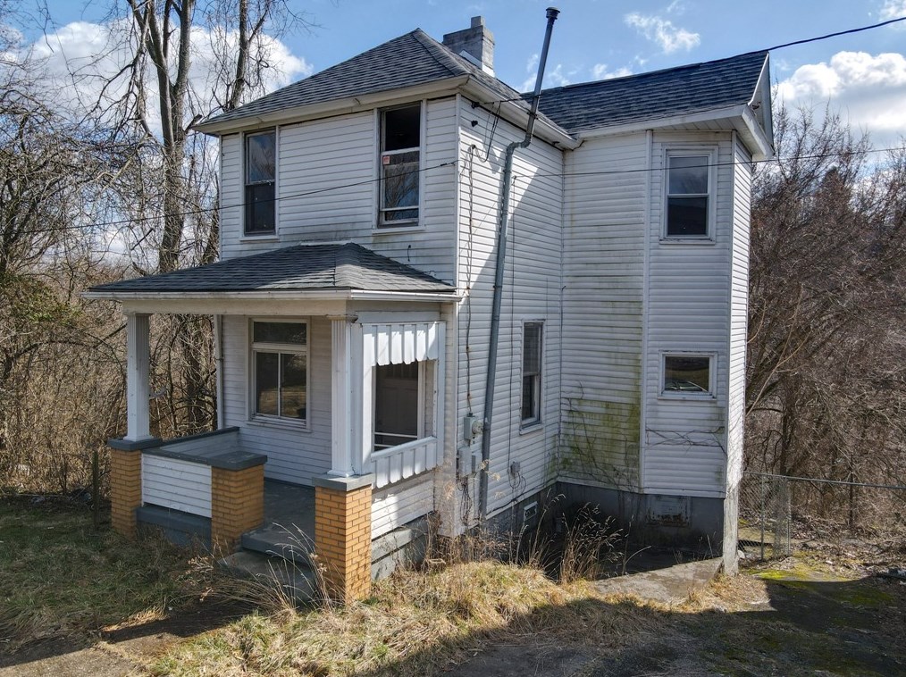 334 Chestnut St, Monessen, PA 15062-1538