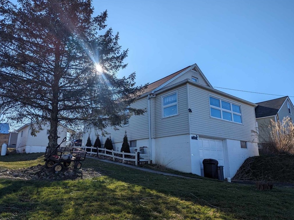436 3rd Ave, New Eagle, PA 15067