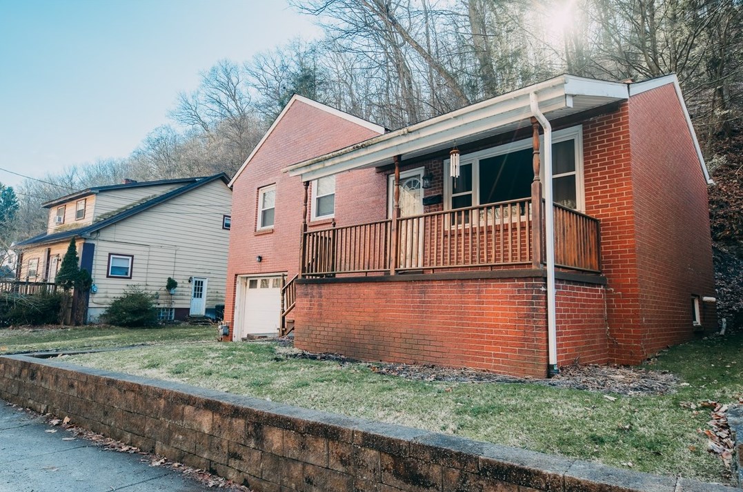 475 Crawford Run Rd, Creighton, PA 15030