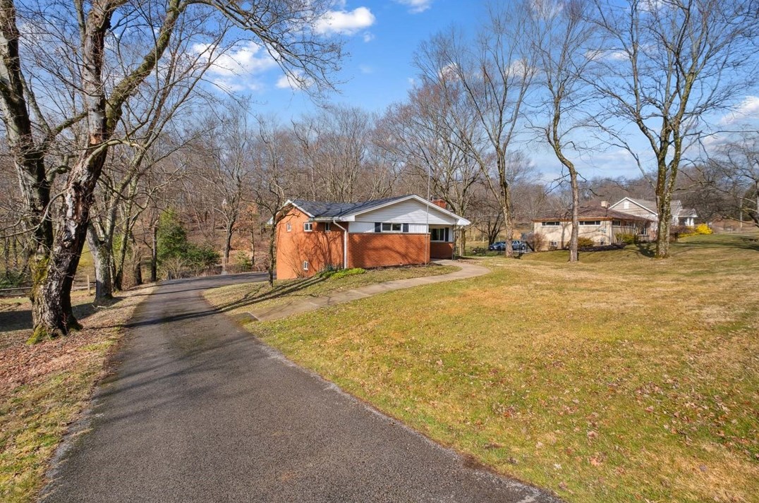 5729 Wesleyann Dr, Gibsonia, PA 15044