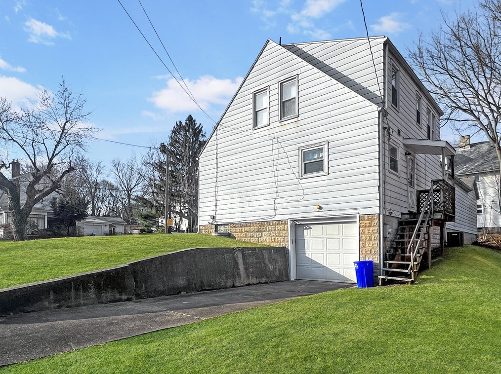 1402 Delaware Ave, New Castle, PA 16105