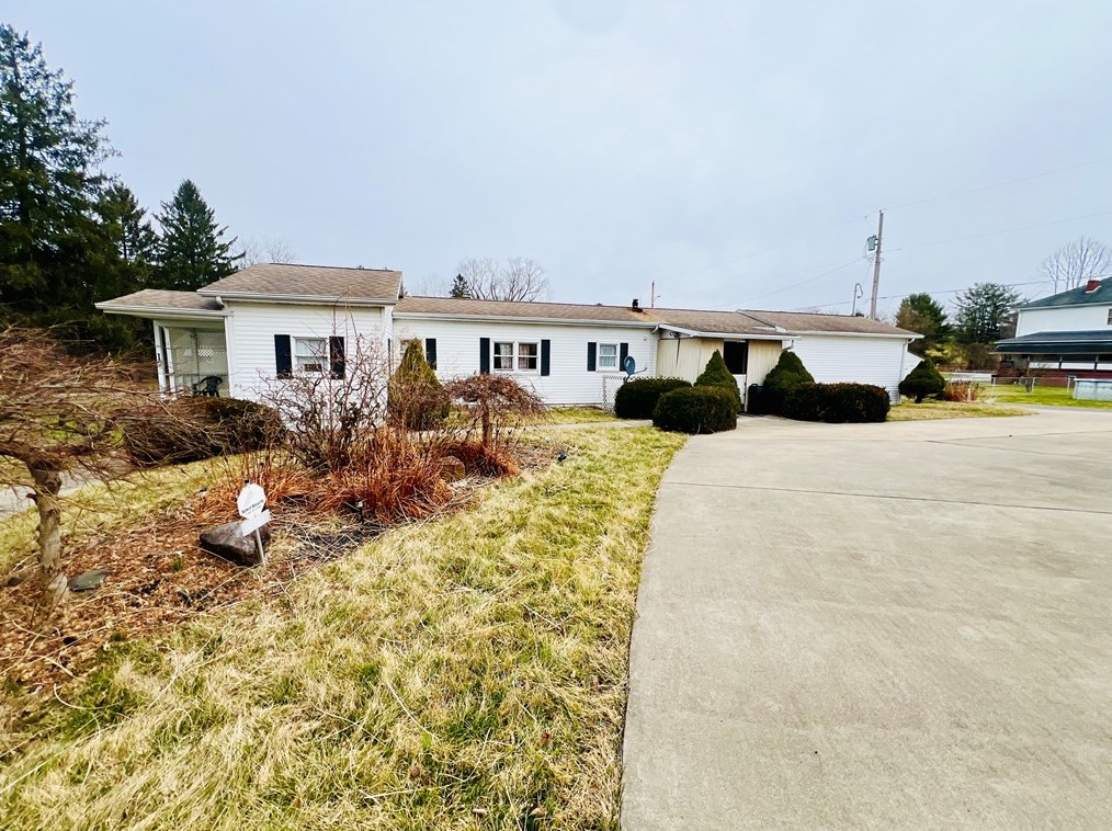 12 High St, Smock, PA 15480-2064