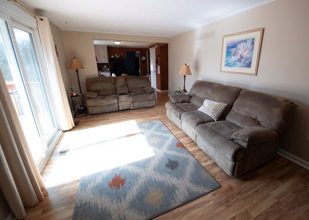 360 Constellation Dr, Freedom PA 15042-2713 exterior