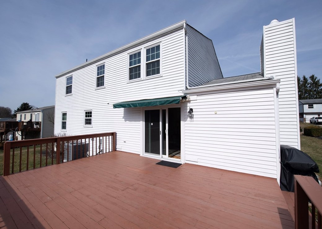 360 Constellation Dr, Freedom PA 15042-2713 exterior