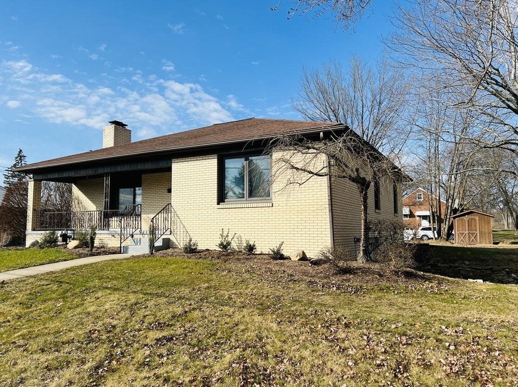 137 E Meyer Ave, New Castle, PA 16105