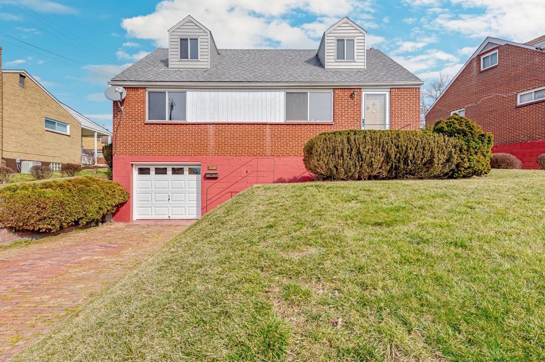 218 Hillary Dr, Verona, PA 15147-2808