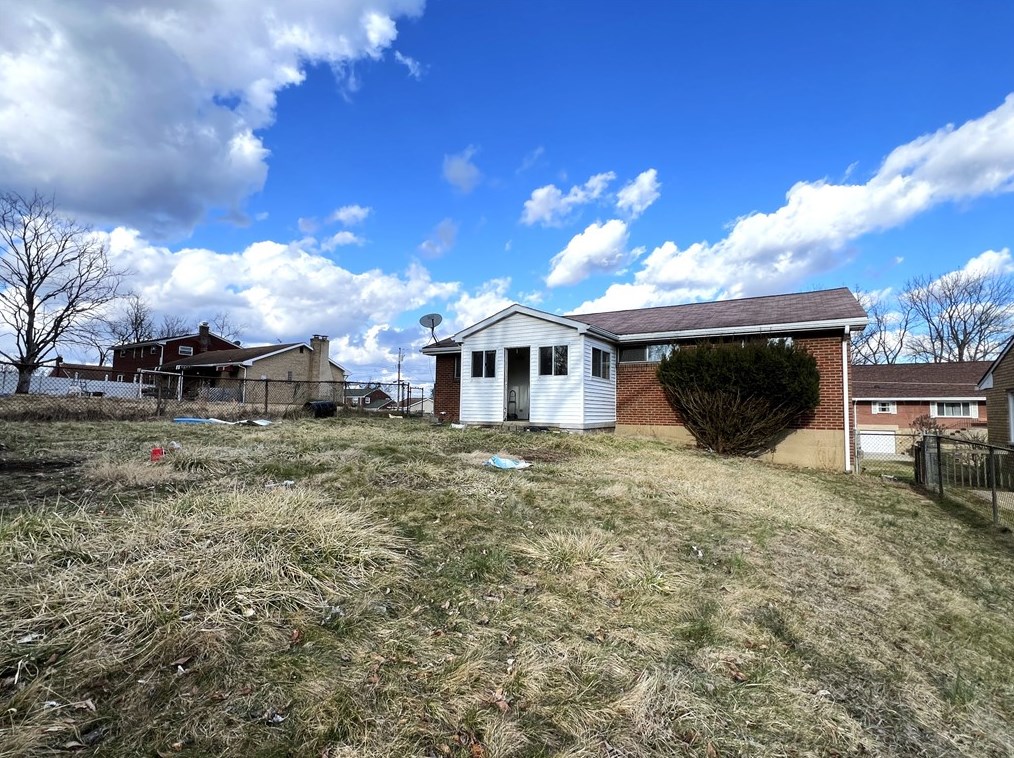 107 Vincent Dr, Verona PA  15147-3213 exterior