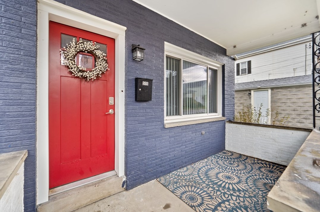 515 Bluff St, Collier Township, PA 15106