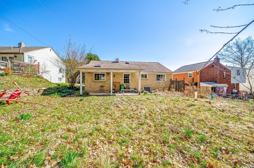 15 Glenview, Greensburg, PA 15601