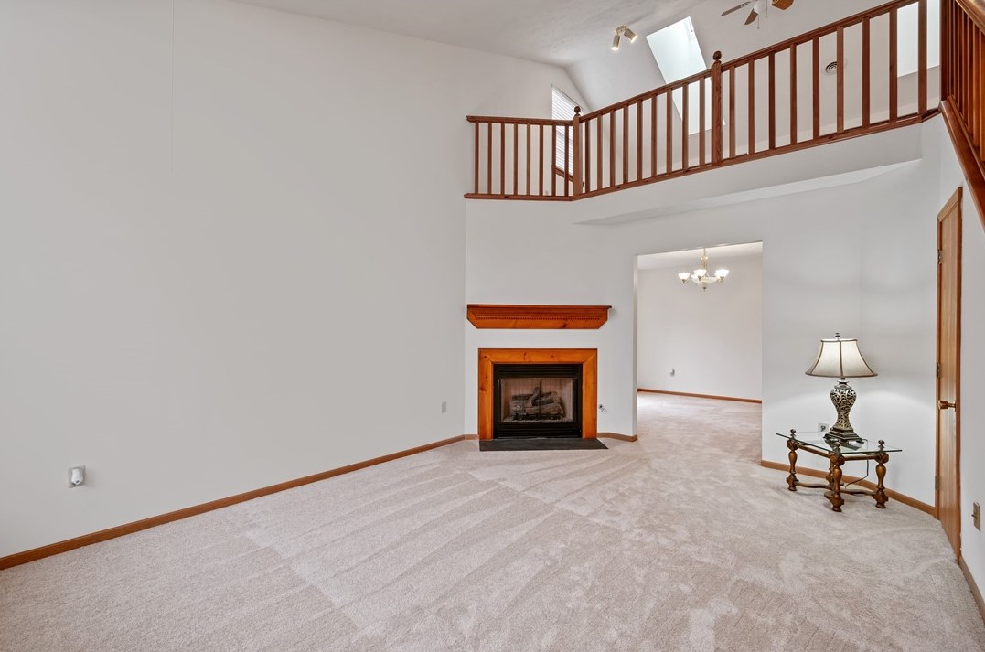 198 Old Village Ln, Bethel Park, PA 15102-3298