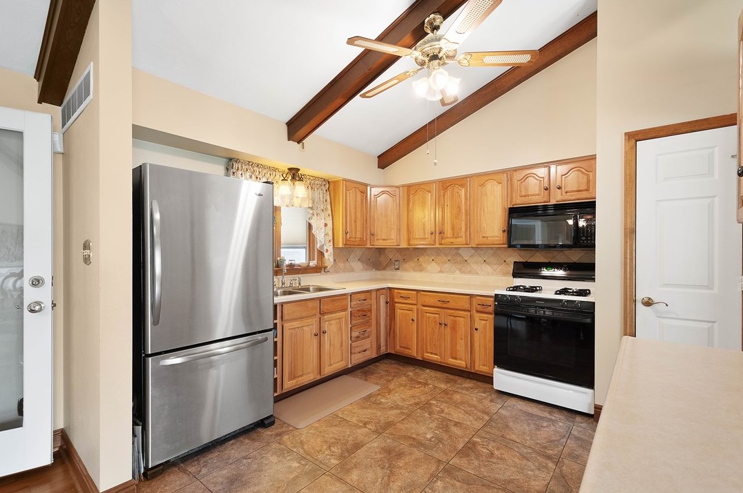 106 Mcgregor Dr, Canonsburg PA  15317-2237 exterior