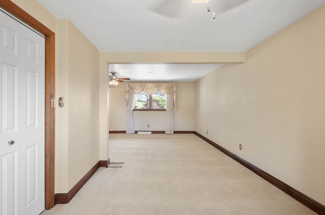 106 Mcgregor Dr, Canonsburg PA  15317-2237 exterior