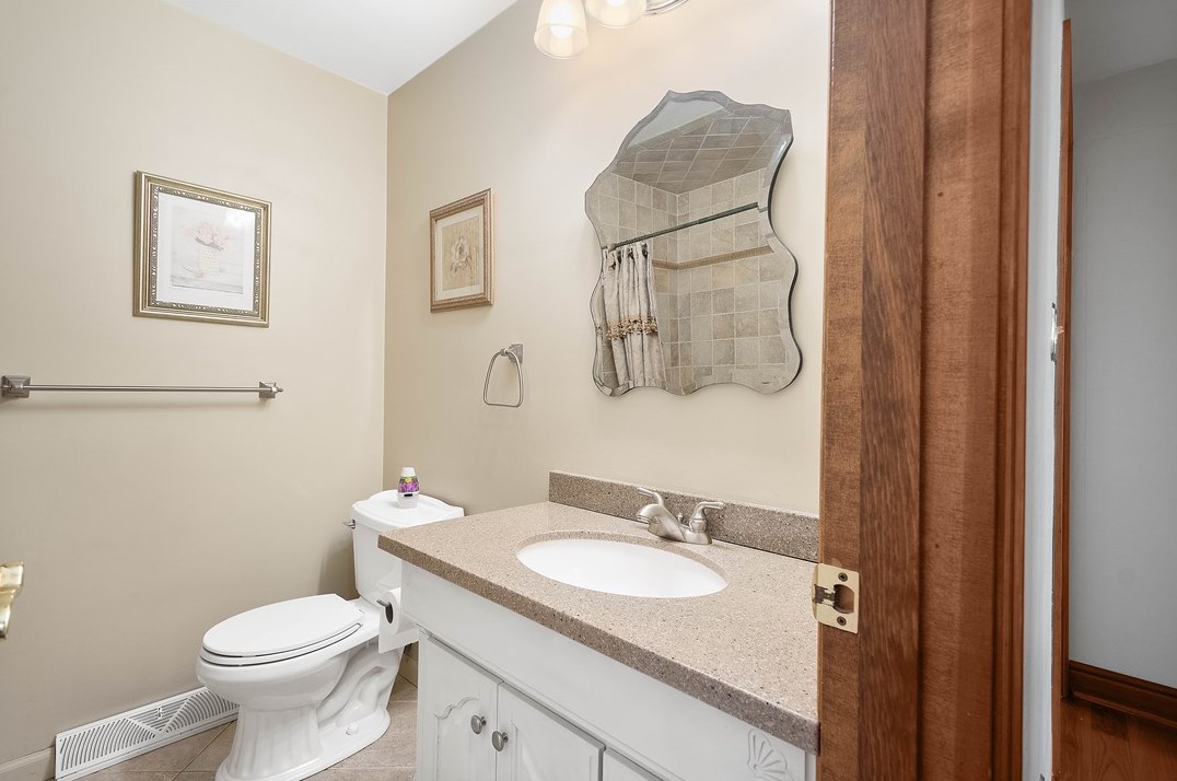 106 Mcgregor Dr, Canonsburg PA  15317-2237 exterior