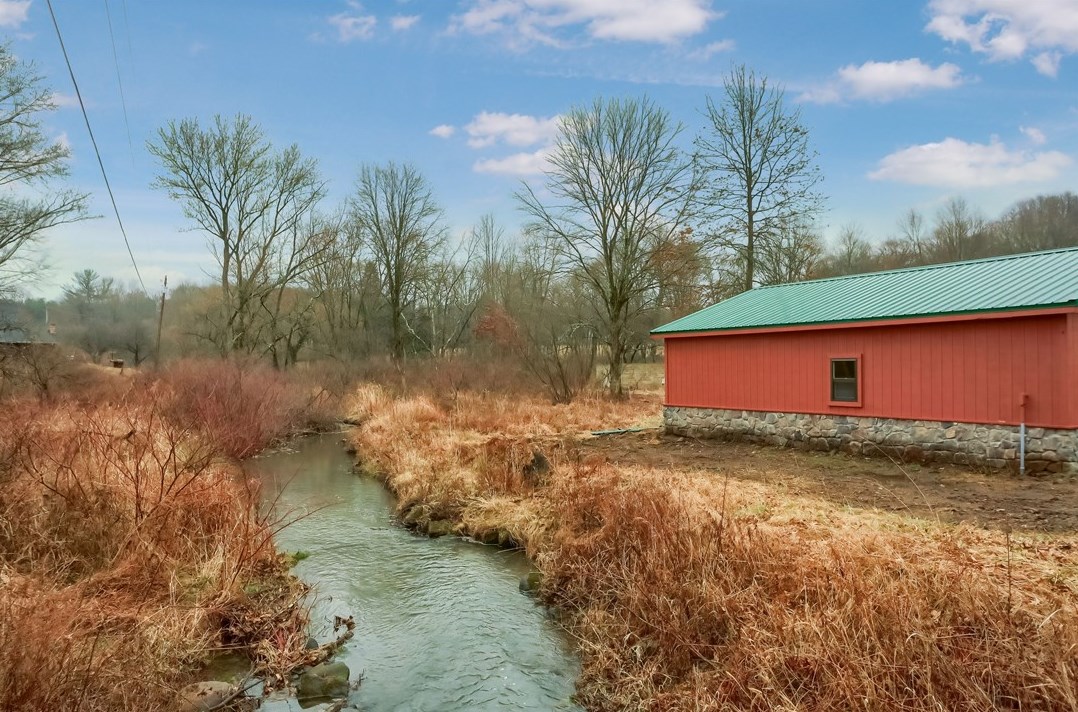 3778 Frew Mill Rd, New Castle PA  16101-8112 exterior