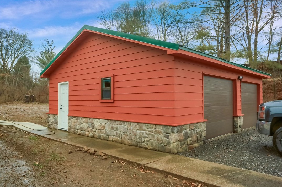 3778 Frew Mill Rd, New Castle PA  16101-8112 exterior