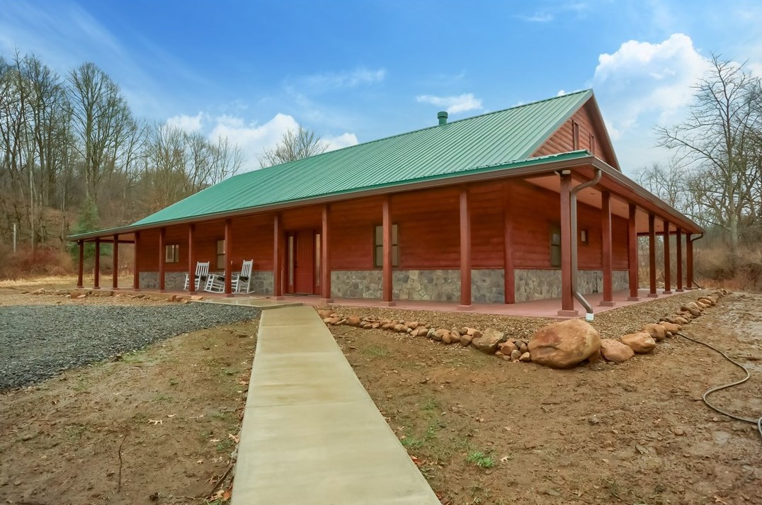 3778 Frew Mill Rd, New Castle, PA 16101