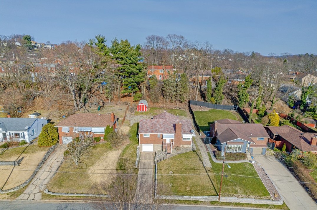 212 Paul Dr, New Kensington, PA 15068