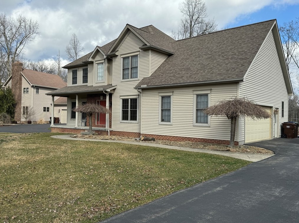 1810 Lori Ln, Hermitage, PA 16148