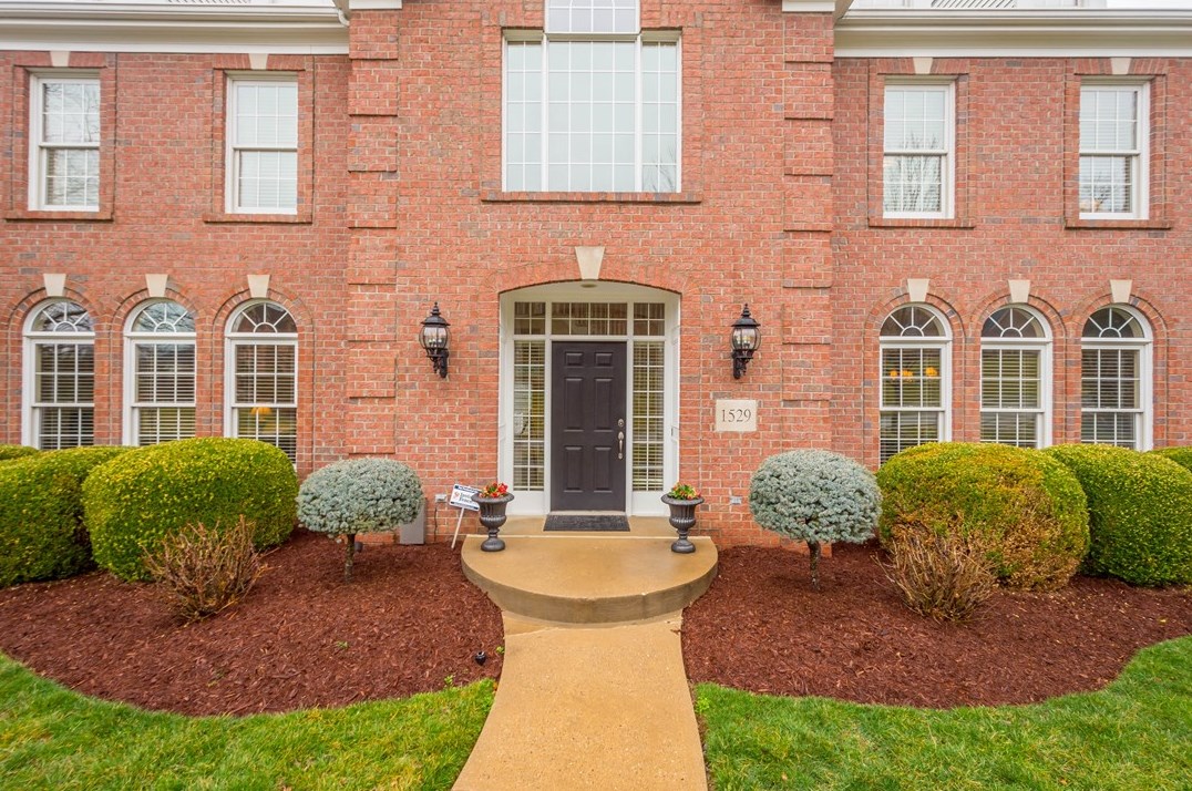 1529 Fox Chase Ln, Pittsburgh, PA 15241