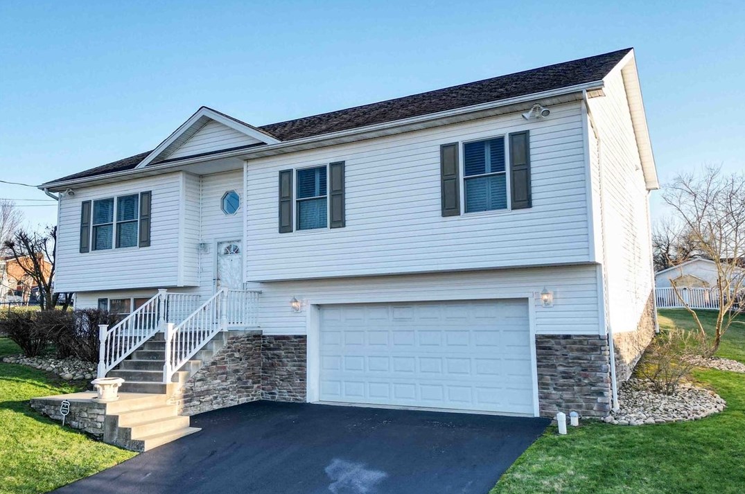 217 W Cross Ave, Grays Landing, PA 15461