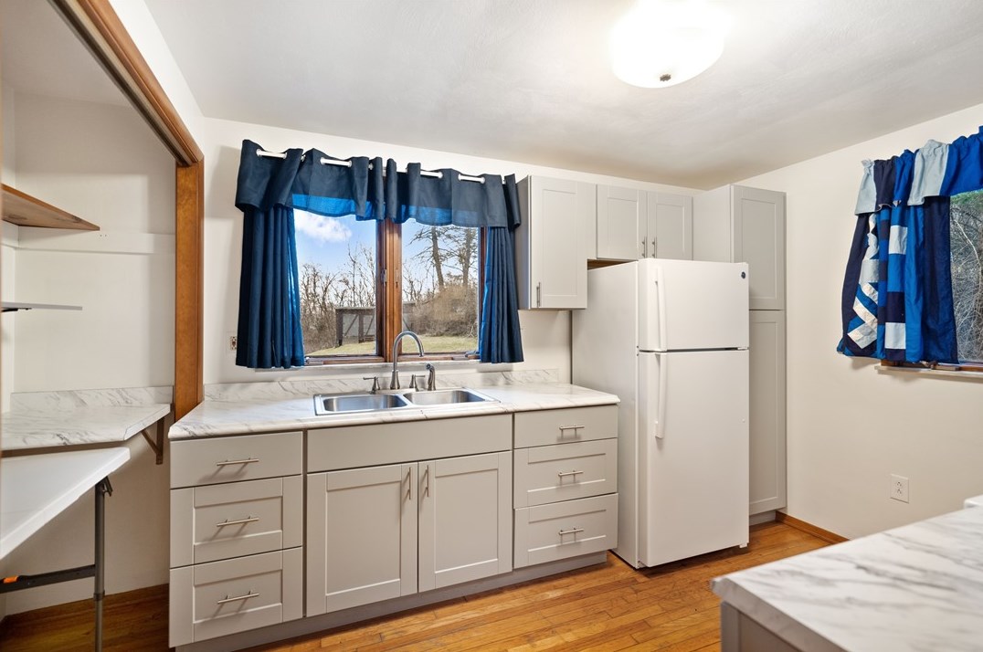 125 Bonnie Dr, North Huntingdon, PA 15642-1378