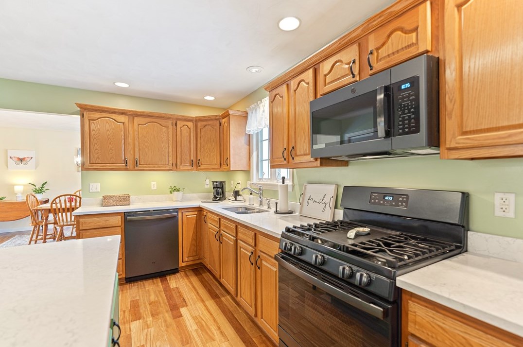 822 Stonebridge Dr, Greensburg PA  15601-5861 exterior