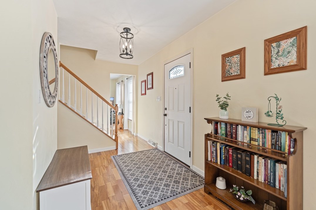 822 Stonebridge Dr, Greensburg PA  15601-5861 exterior