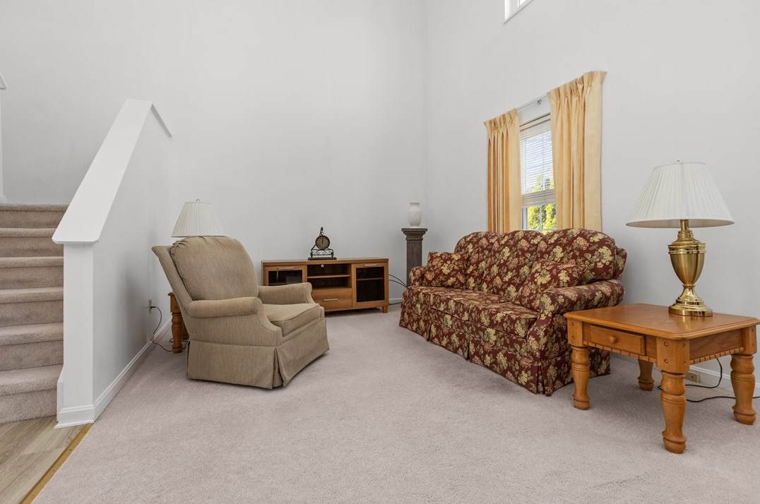 1400 Lexington Dr, Lawrence, PA 15055